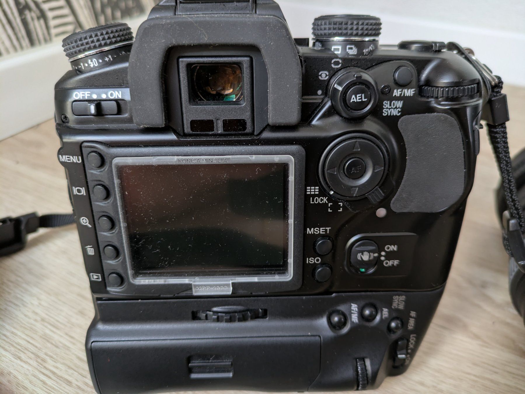 Minolta Appareil photo: Réflex numérique Pro Konica Minolta + grand angle – D'occasion à Pampigny par nic_575j 1