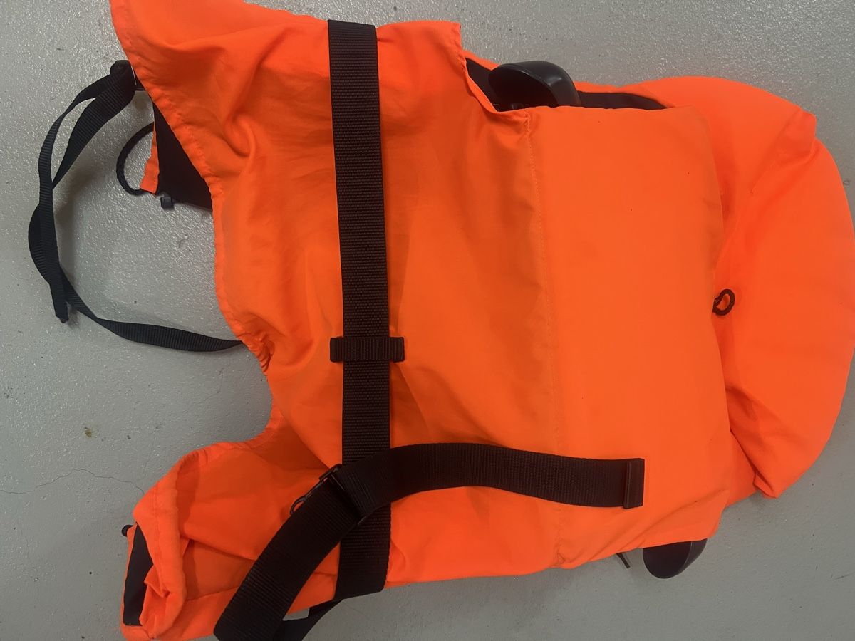 Giubbotti di salvataggio: Schwimmweste S/M – Usato da Ittigen venduto da ABalli 2