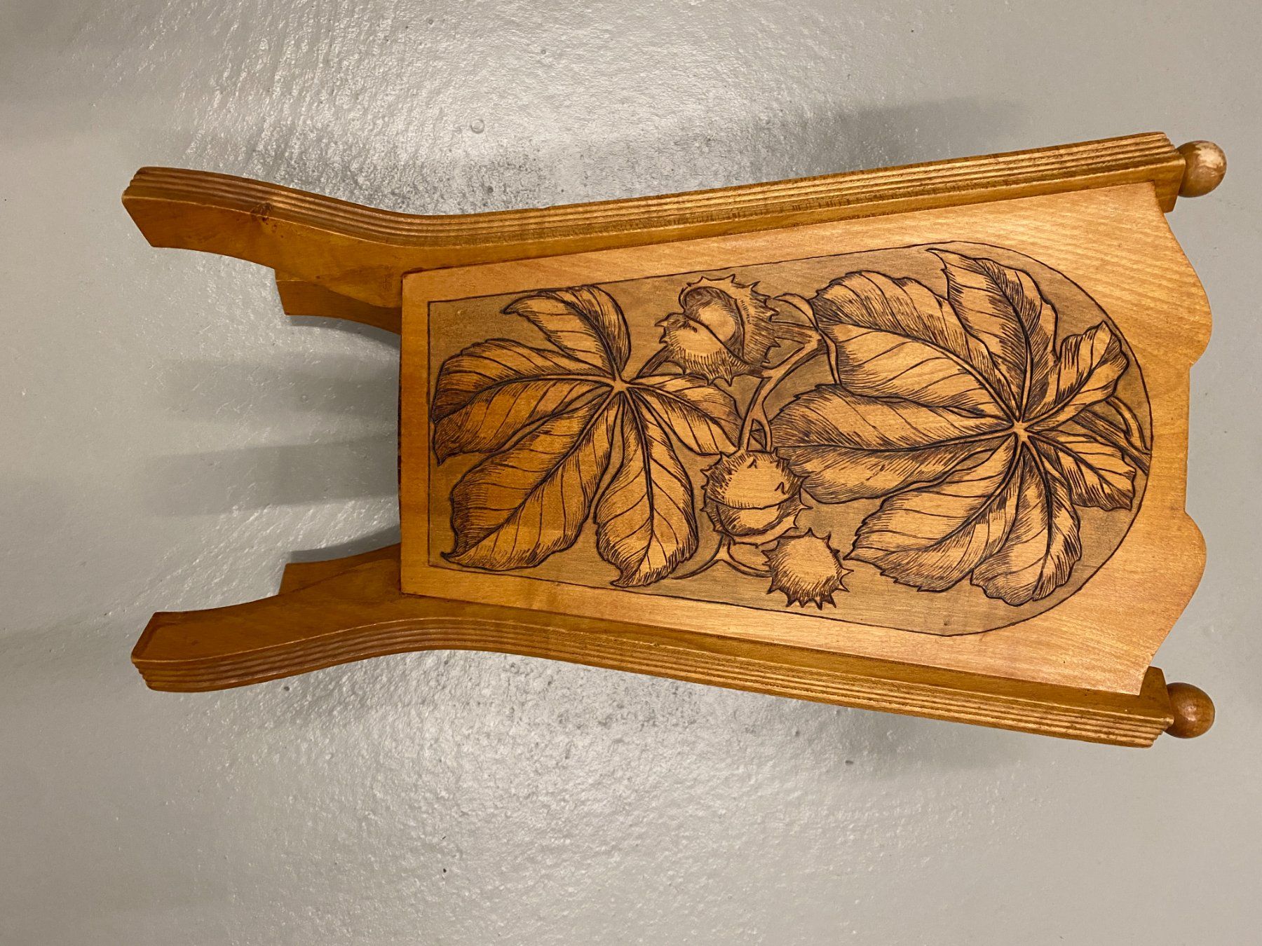 Altro per la casa: Holz-Blumenständer mit Kastanien-Motiv – Usato da Unterterzen venduto da bac_287t 4