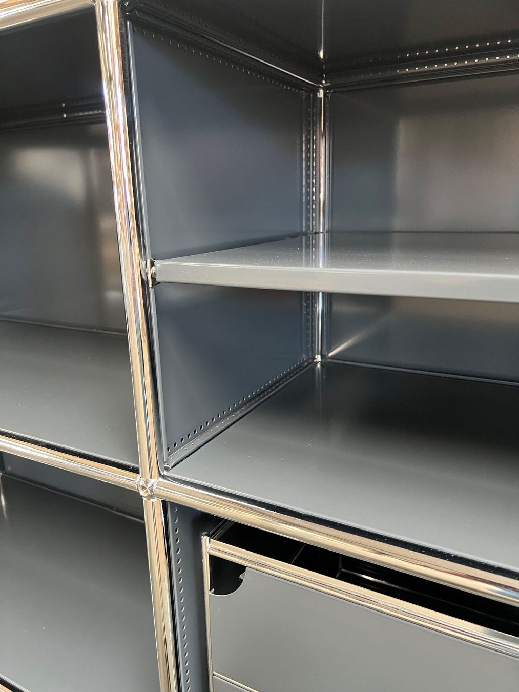 USM Scaffali: 018 USM Haller Möbel 2x4 – Usato da Wangen an der Aare venduto da TBYN 3