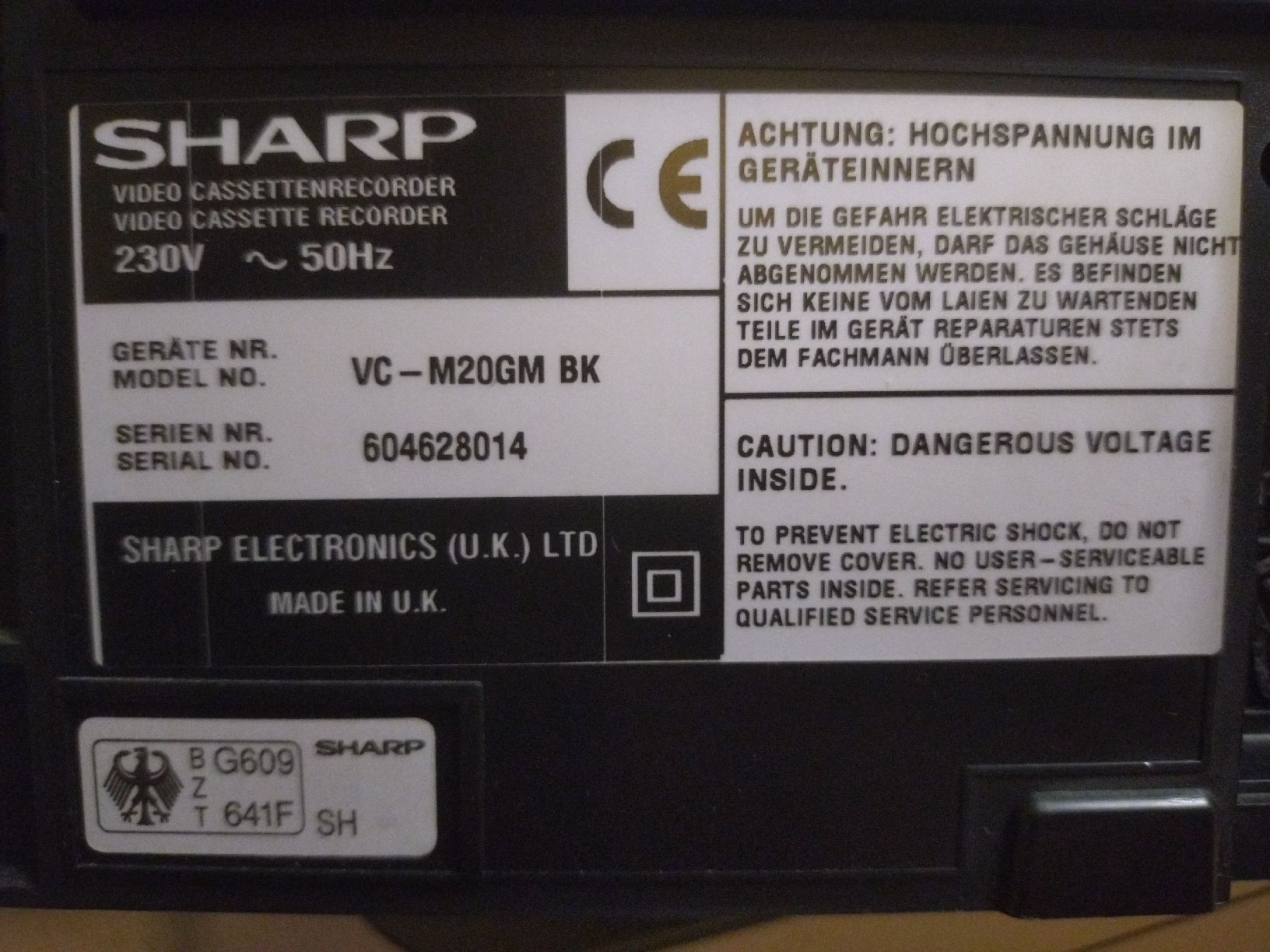 Sharp Aufnahmegeräte: Magnétoscope SHARP VC-M20GM BK, VHS HQ, Working  – Gebraucht aus Farvagny-le-Grand von LaCaverne 3