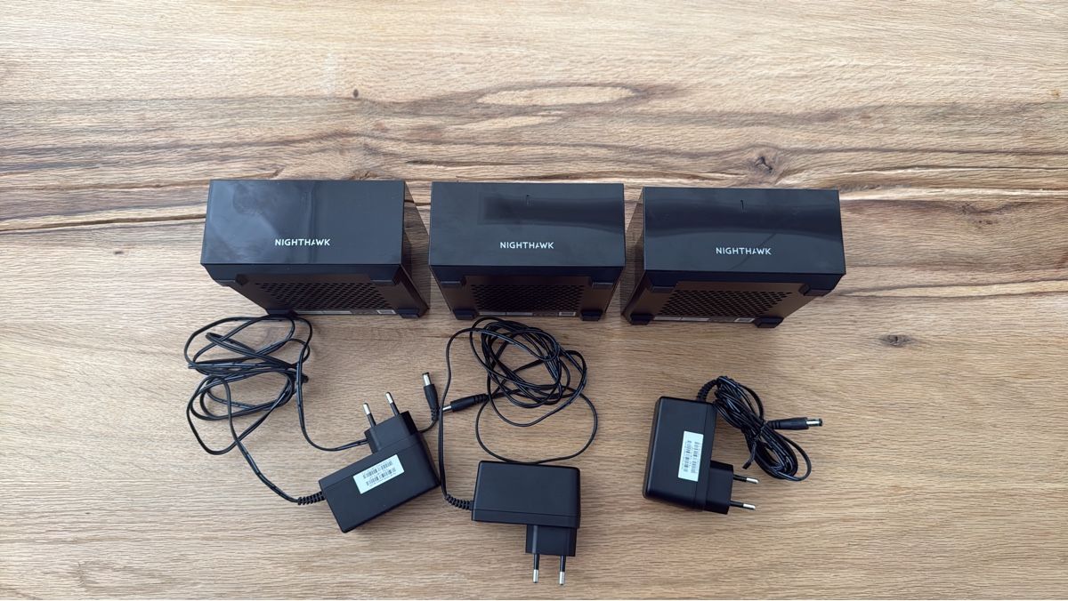 Netgear WiFi: Netgear Nighthawk Mesh System 3er Set gebraucht – Usato da Heimberg venduto da andrgia