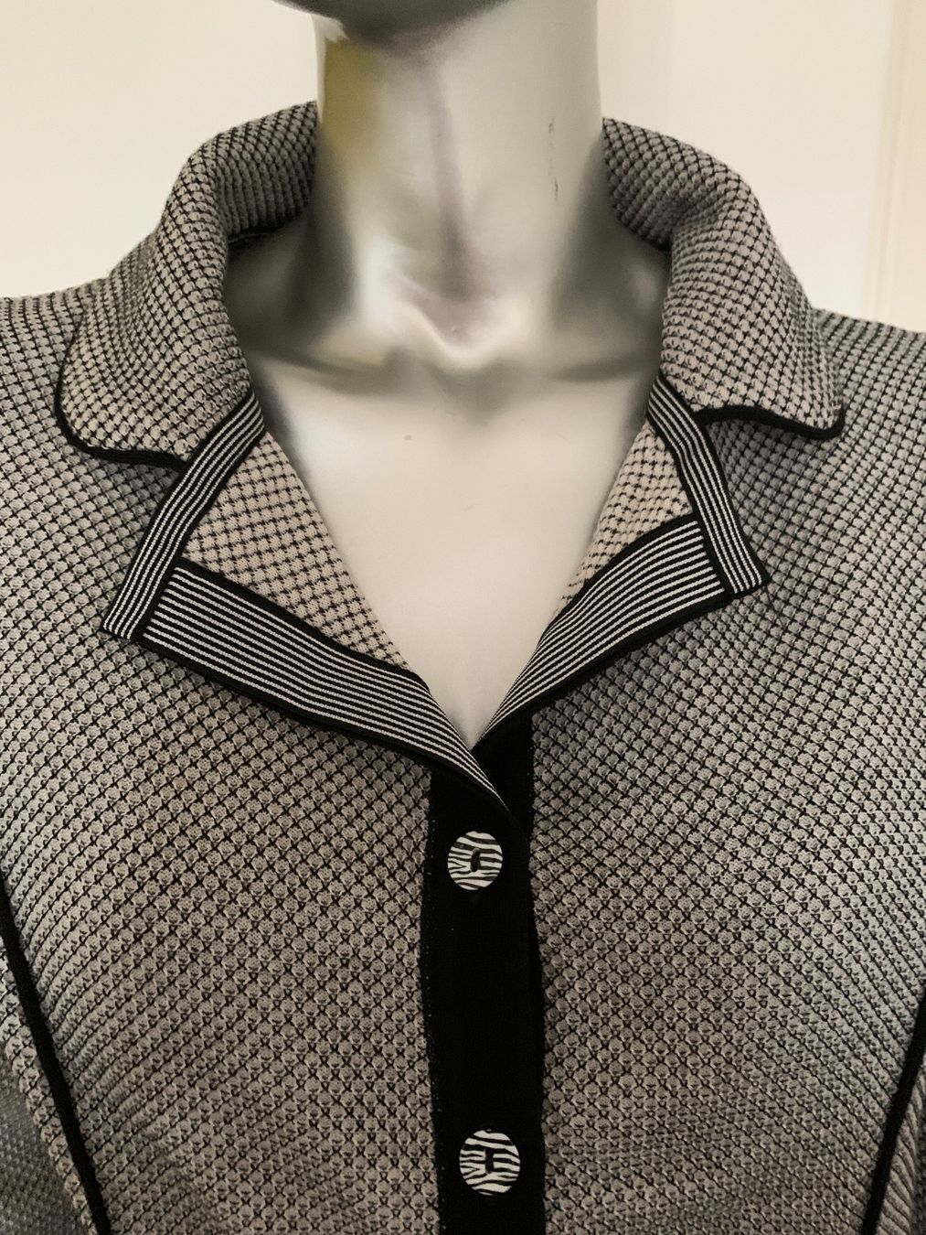 Eva & Claudi Vestes: EVA & CLAUDI: Elegante Strickjacke, Grösse S – D'occasion à Luzern par paulablue 3