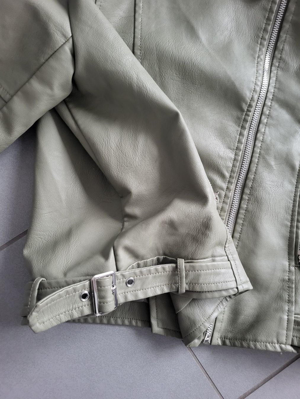 Jacken: Lederjacke Gr. L – Gebraucht aus Boswil von i12i 4