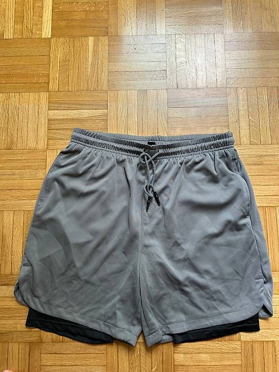 Hosen: Sport pants – Gebraucht aus Zürich von abiiStore