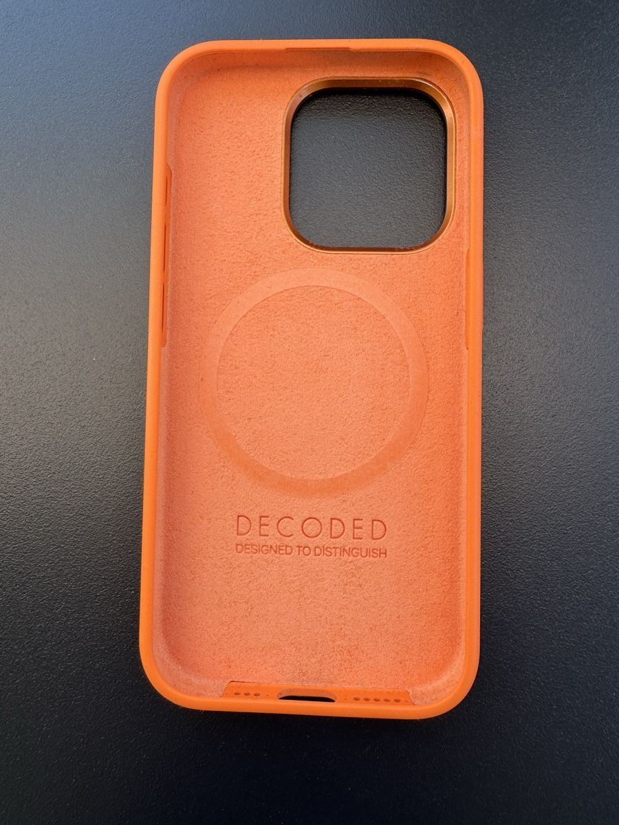 Covers & Schutzfolien: iPhone 15pro Silikon Case Orange zu – Gebraucht aus Regensdorf von scheissspiel 3