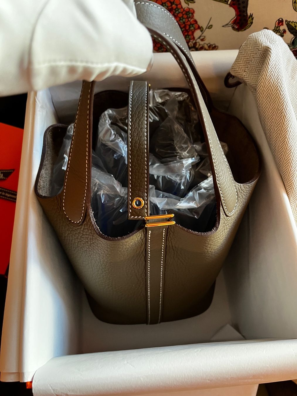 Hermès Borse da donna: Hermes picotin 18 étoupe ghw – Nuovo e nell'imballaggio originale da Plan-les-Ouates venduto da mbo_lr8w 1