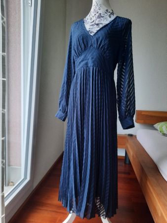 Damen Kleid Gr. S  ***NEU***