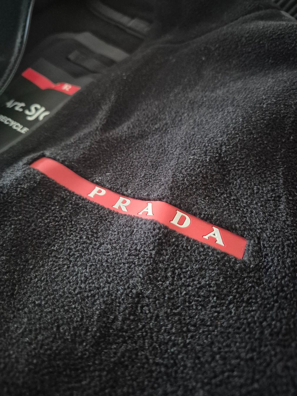 Prada Pulls & Sweat-shirts: Prada Fleece Hoodie – D'occasion à Hittnau par fiji_xt 7