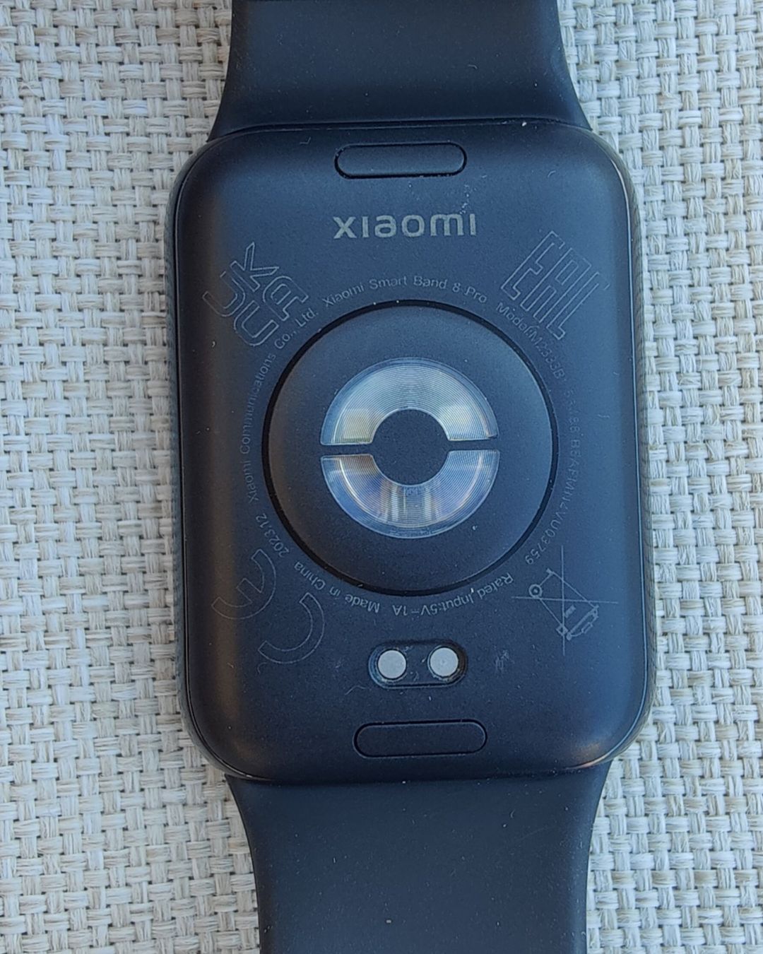 Xiaomi Smartwatch: Xiaomi Smart Band 8 Pro Schwarz + Ladekabel – Usato da Zürich venduto da j00e 2