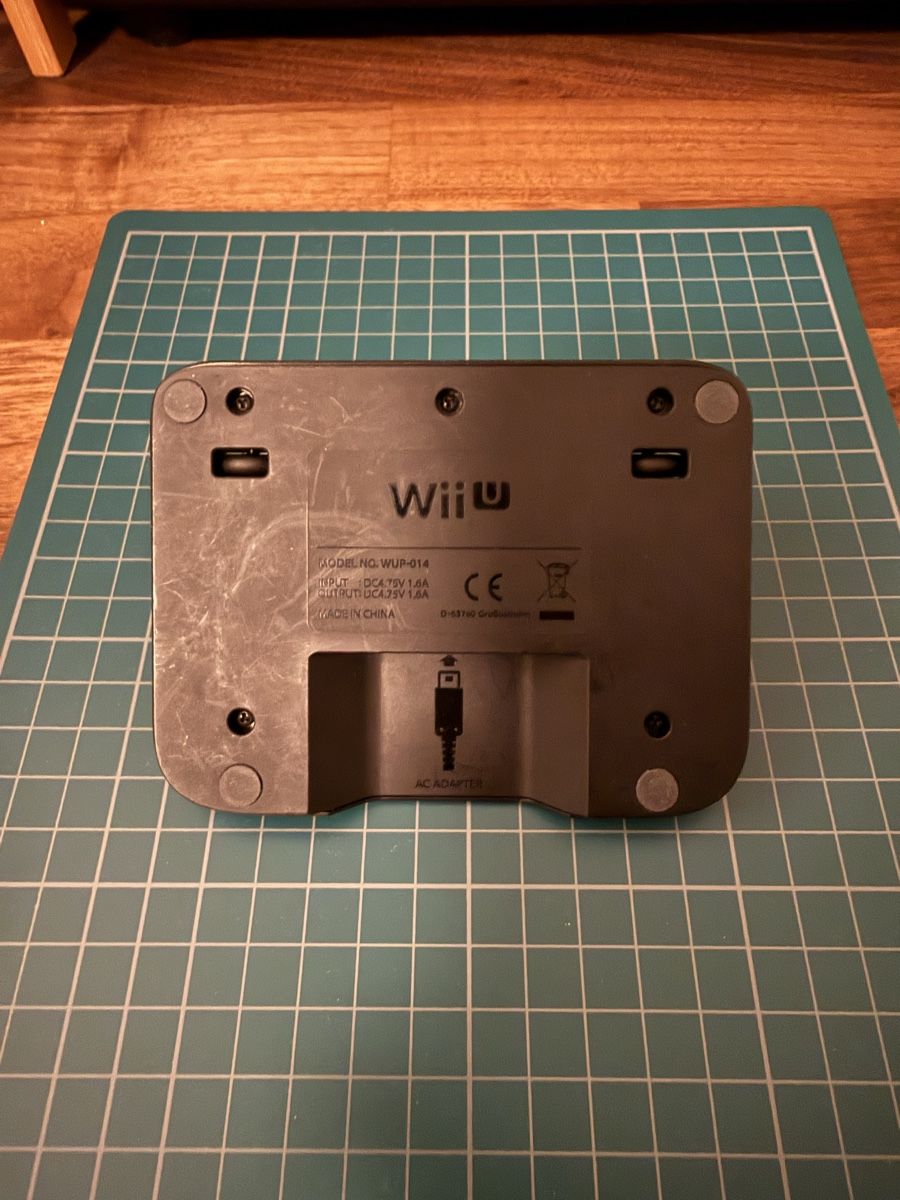 Docking station: Nintendo Wii U GamePad Docking Station / Ladestation – D'occasion à Dottikon par bend 1