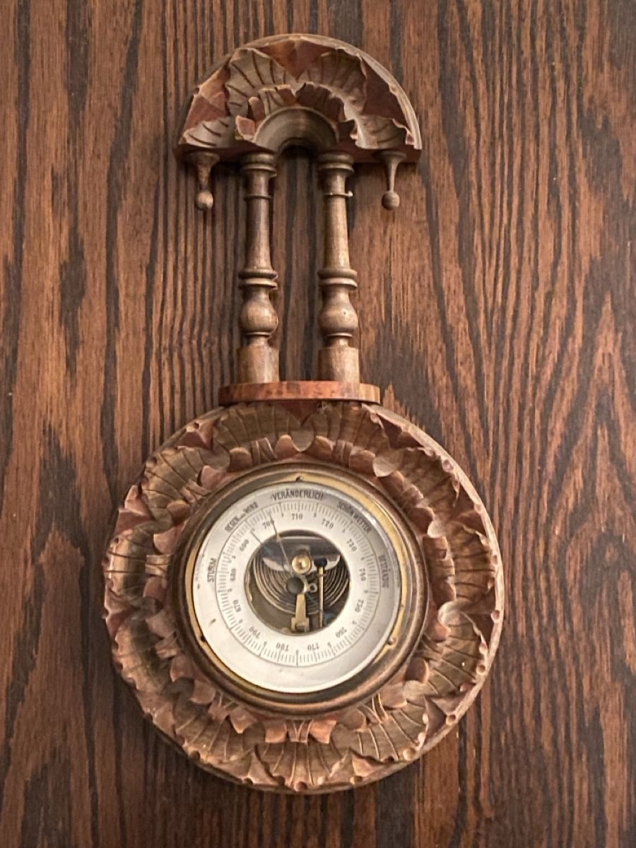 Autres appareils anciens: Antikes Barometer mit Schnitzerei – D'occasion à Winterthur par LittleAngel7