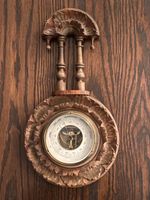 Antikes Barometer mit Schnitzerei