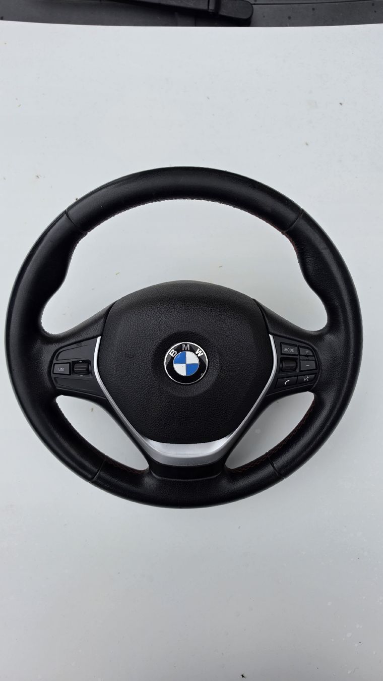 BMW Toutes les pièces auto: BMW Lenkrad mit Airbag – D'occasion à Goldach par A.Baci.MSc 1