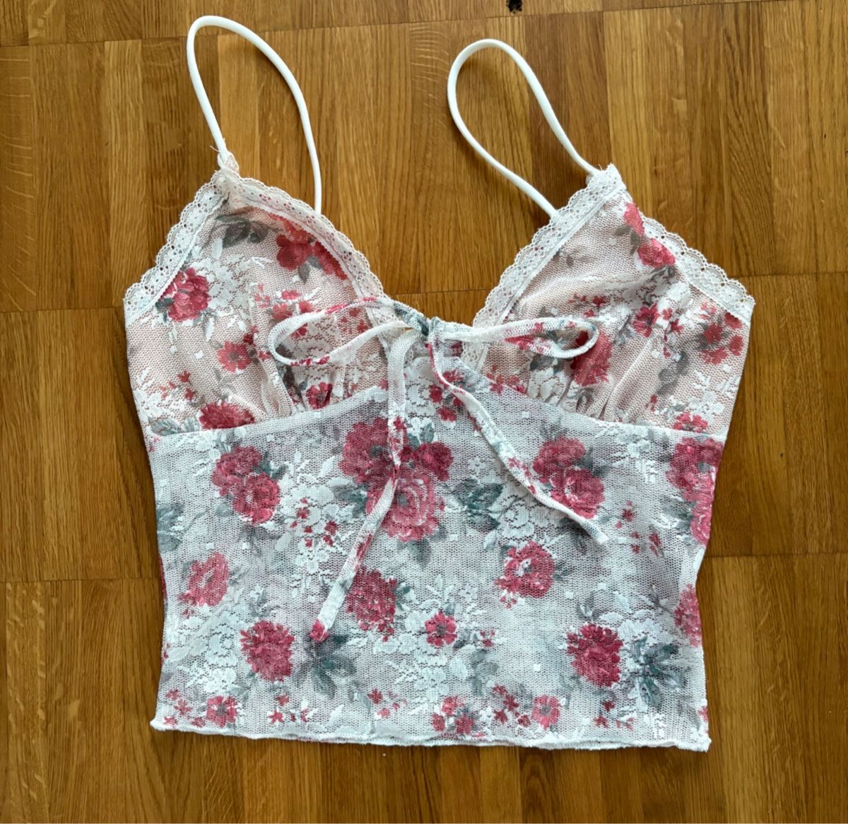 Top: Crop Top Blumenmuster Spitze transparent Grösse S – Nuovo (secondo la descrizione) da Langenthal venduto da hih_sfd7 1