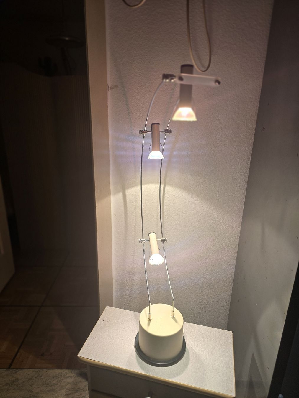 Lampade: Super coole halogen Lampe – Usato da Biel/Bienne venduto da alexriveros2 1
