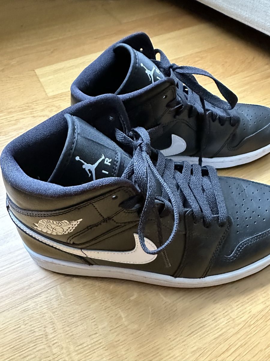 Scarpe da uomo: Original Air Jordan 1 Mid Grösse 40 – Nuovo (secondo la descrizione) da Zollikon venduto da PradaS 1