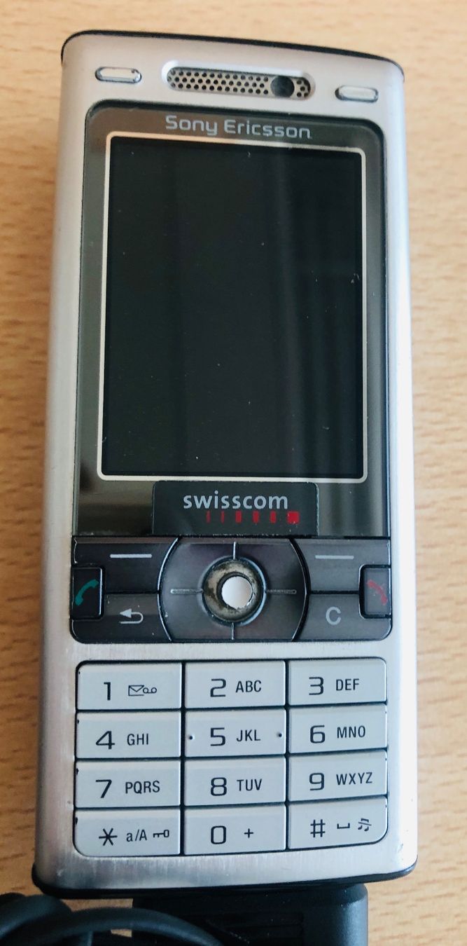Ericsson Telefoni cellulari / Smartphones: 2 Mobile Ericsson K800i + T861 + Chargeurs _DEFECT – Difettoso da Veyrier venduto da Szurkemaci 1