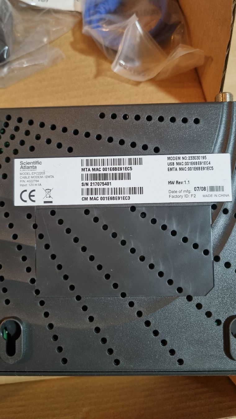 Linksys Modem & Router: diverse Netzwerktechnik, linksys router, cablecom Modem, etc – Usato da Langenthal venduto da ebike-langenthal 2
