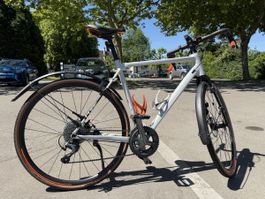 Gravelbike in gutem Zustand, perfekt für Sommerausflüge