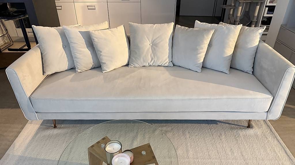 Sofas: Neuwertiger Sofa beige samt – Neu (gemäss Beschreibung) aus Schlieren von asm_ksx6 1