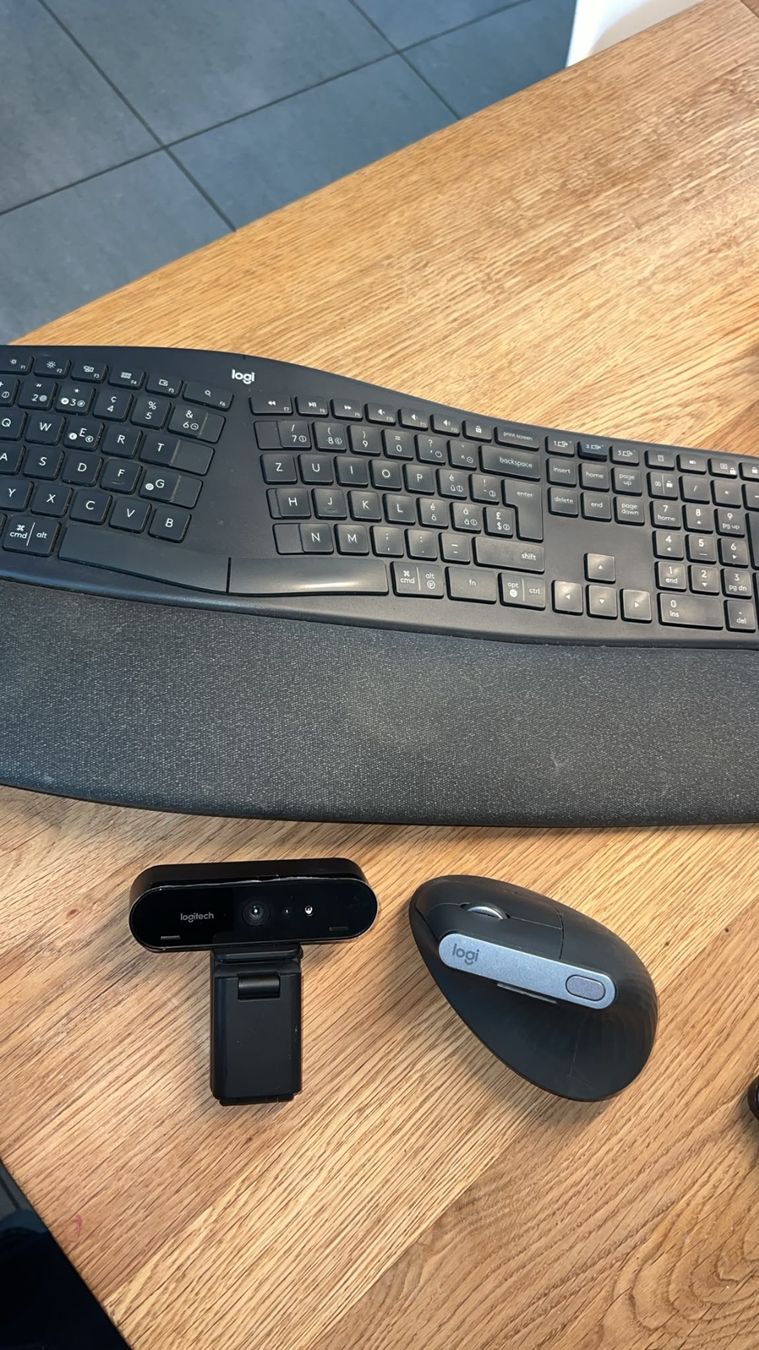 Logitech Tastaturen: Logitech bundle mit Maus,Webcam und Tastatur – Gebraucht aus Rümlang von DuDuGess