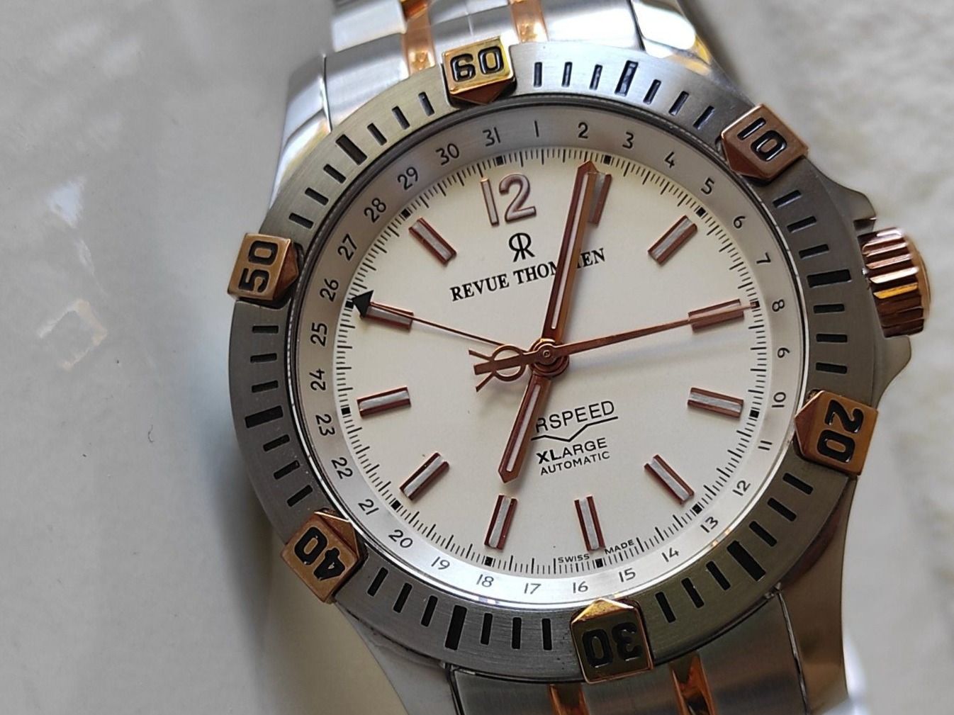 Revue Thommen Orologi: Revue - Thommen Airspeed auto. Pointerdate, neu mit Papieren – Nuovo e nell'imballaggio originale da Grenchen venduto da elibethma 8