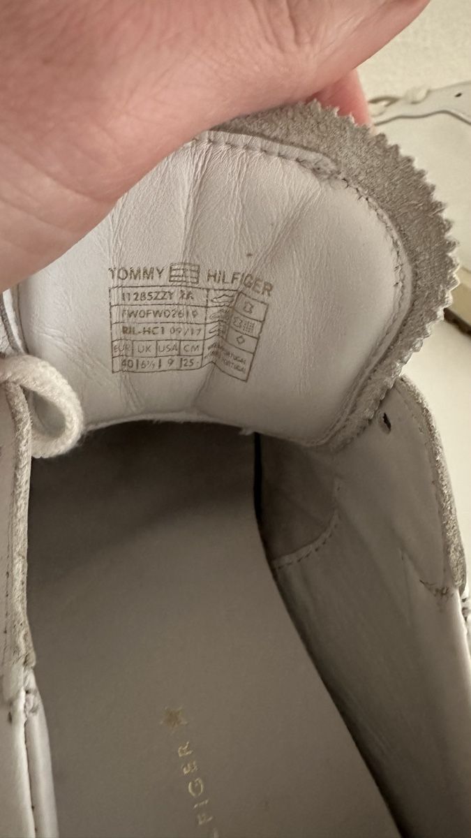 Tommy Hilfiger Scarpe da donna: Tommy Hilfiger leather sneakers, size 40 – Nuovo (secondo la descrizione) da Etoy venduto da aal_cby6 3