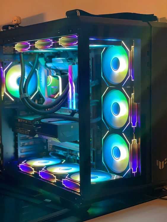 High-End Gaming PC / i7 13700K / RTX 4070 Ti / 32GB DDR5 (Gebraucht) in ...