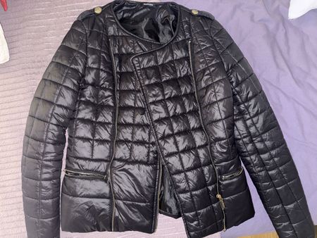 Morgan schwarze Jacke mit Gold Details