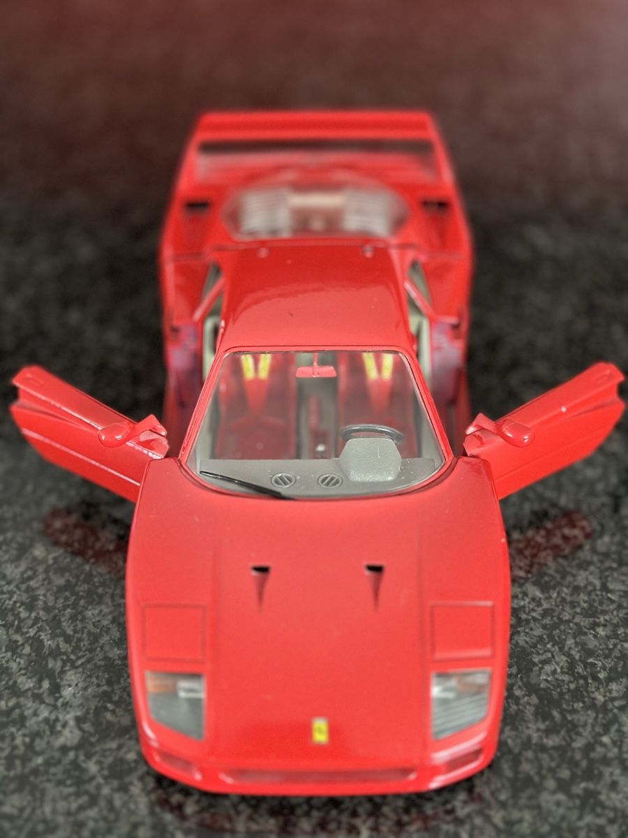 Ferrari Modellini d'auto: Ferrari F40 1/18 – Usato da Schlieren venduto da Kamacho