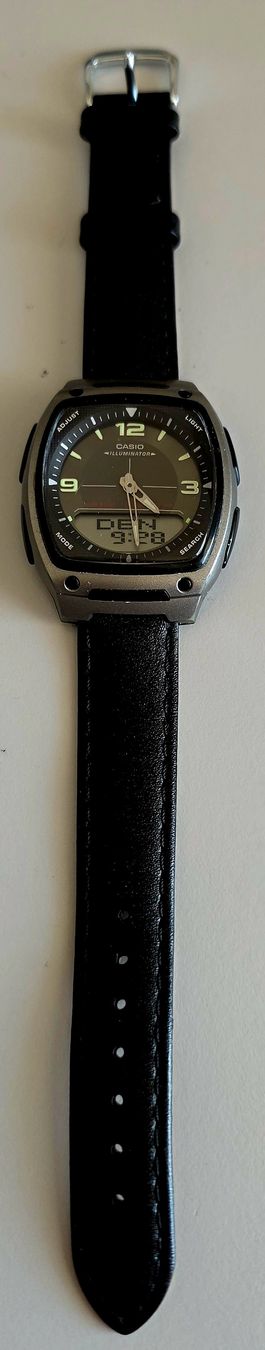 Casio Uhren: Casio i lluminator dual timer – Gebraucht aus wetzikon von Bestedienste