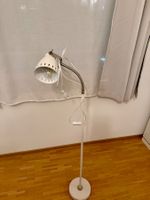 Stehlampe weiss mit verstellbarem Hals, gebraucht