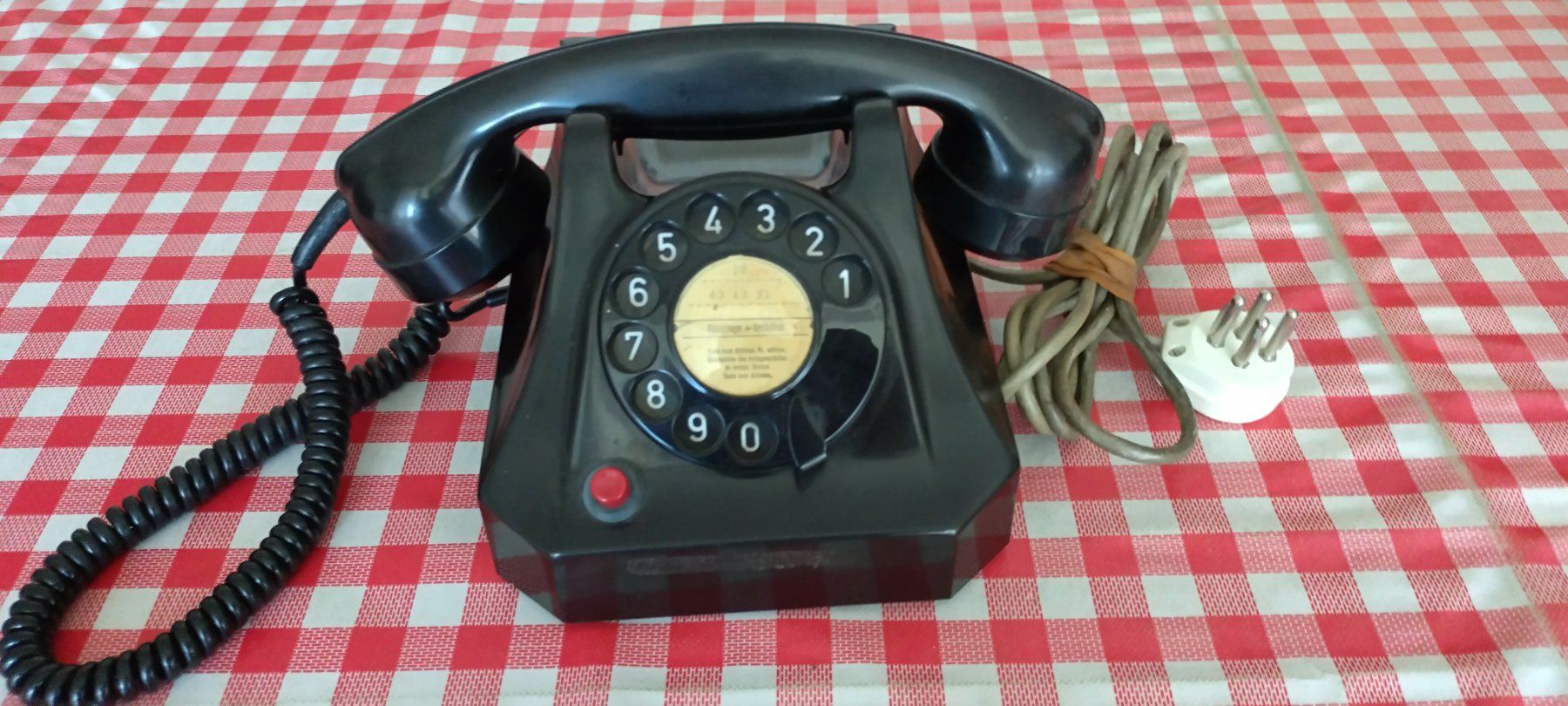 Téléphones: Tischtelefon – D'occasion à Liestal par waeckerli