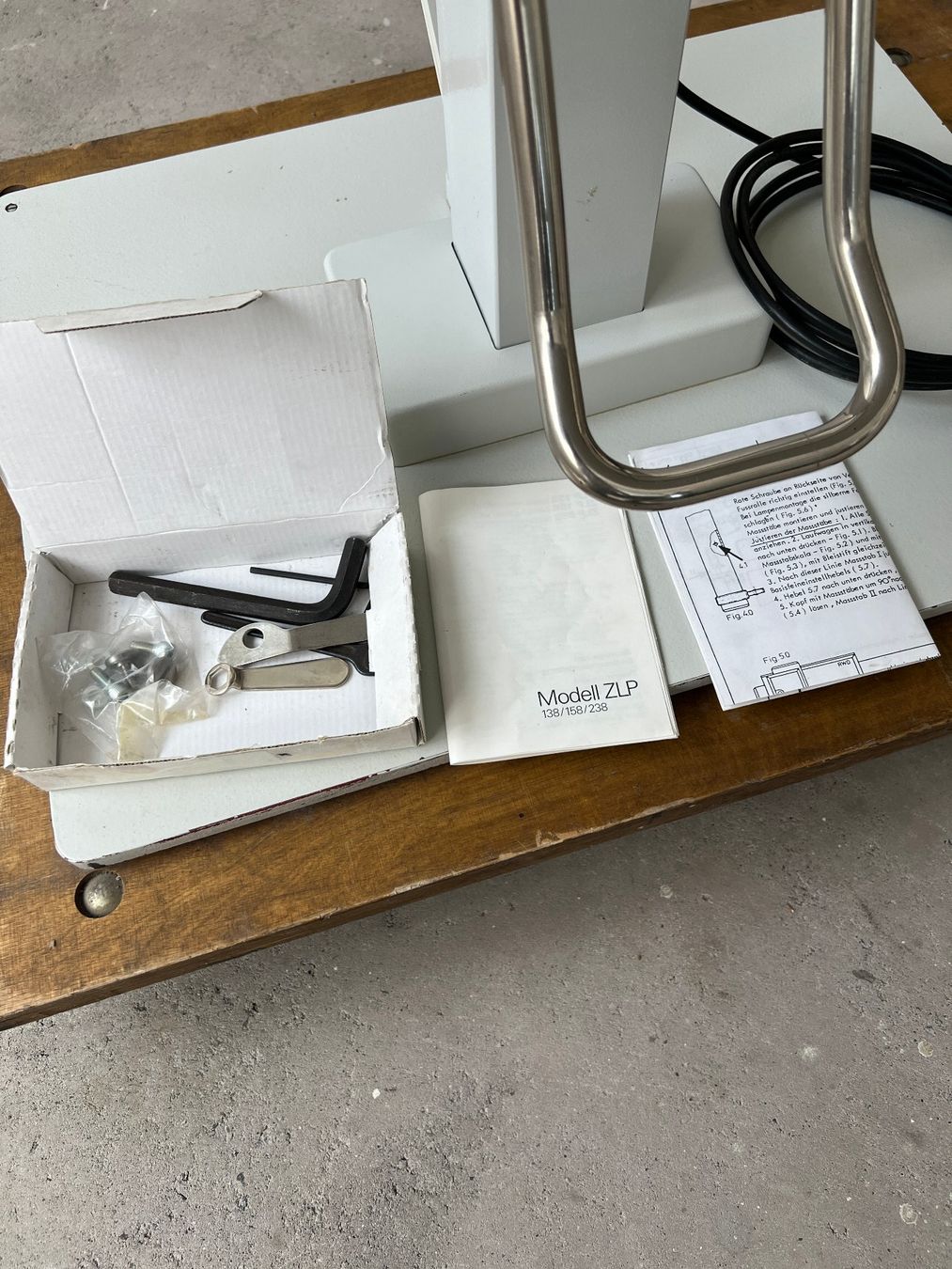 Scrivanie: Zeichentisch mit Waldmann Lampe – Usato da Bern venduto da tradestation 4