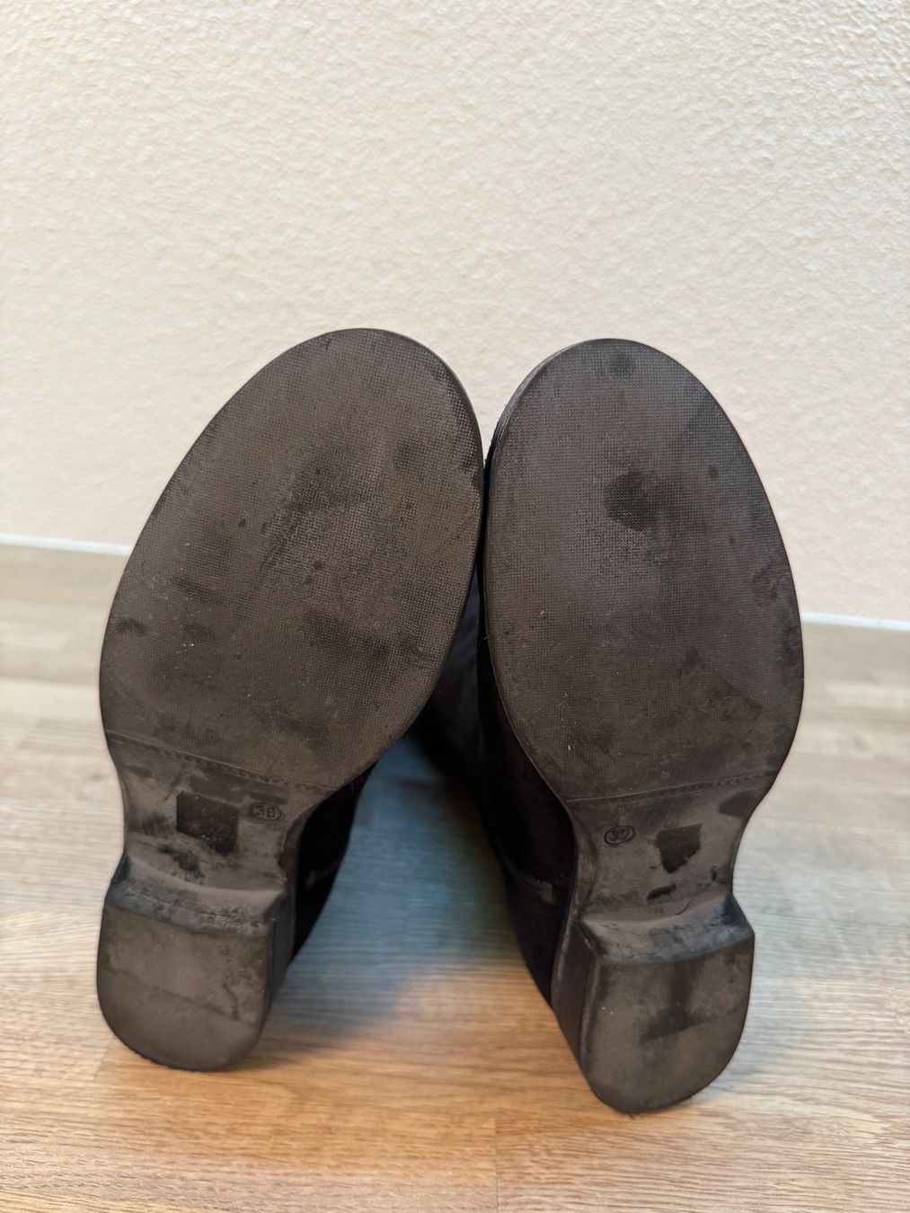 Chaussures femmes: Bottes en daim – D'occasion à Zürich par odi_ldv8 2