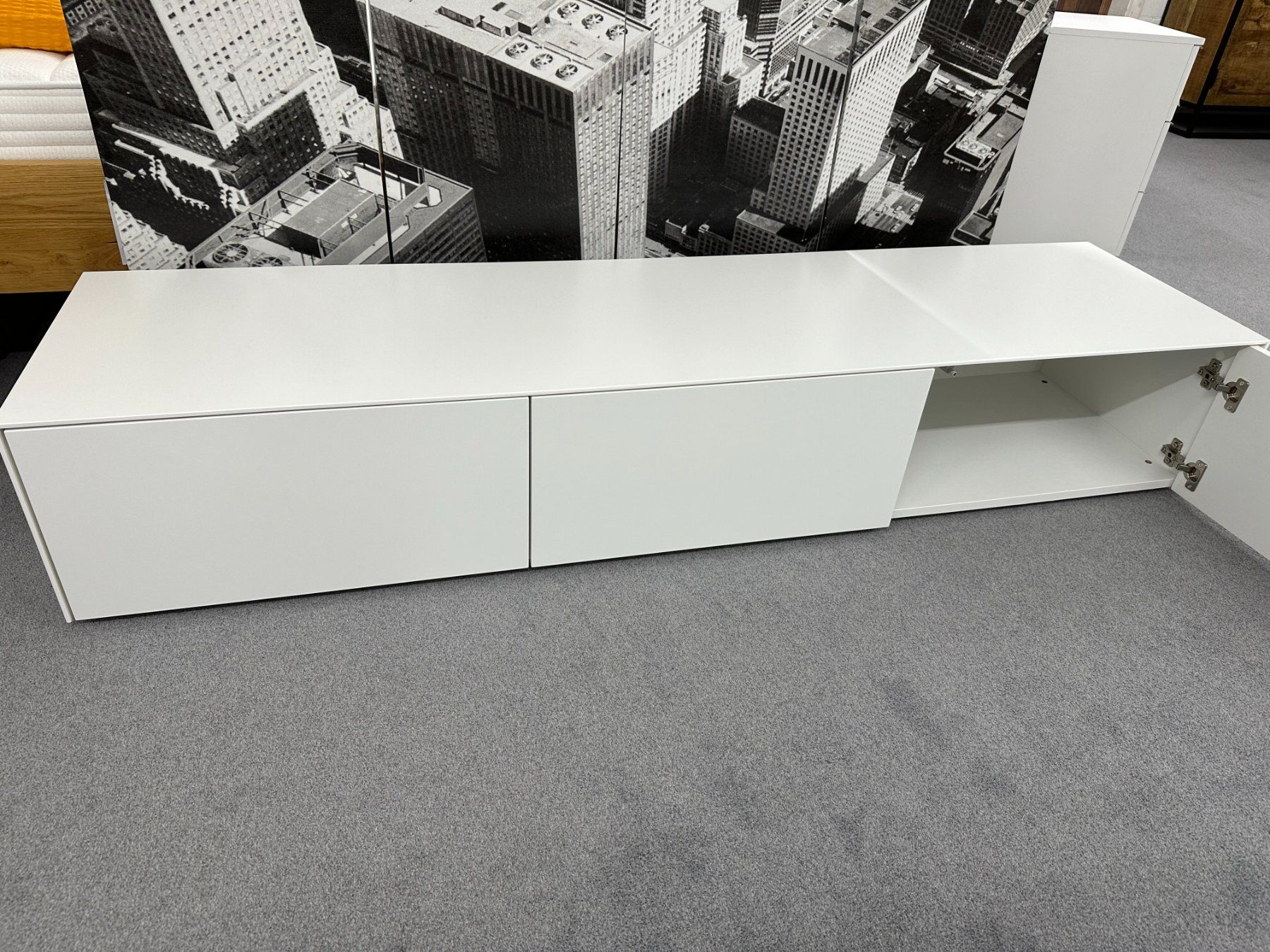 Mobili TV: Lowboard SKYLINE weiss matt lackiert 180 cm – Nuovo e nell'imballaggio originale da Unterentfelden venduto da moebelrufli 1