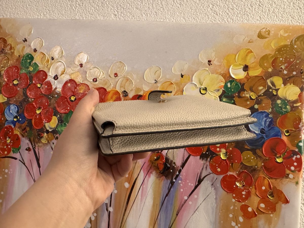 Michael Kors Portamonete: Michael Kors Pebbled Leather Convertible Wallet – Usato da Bern venduto da ele_dk77 2