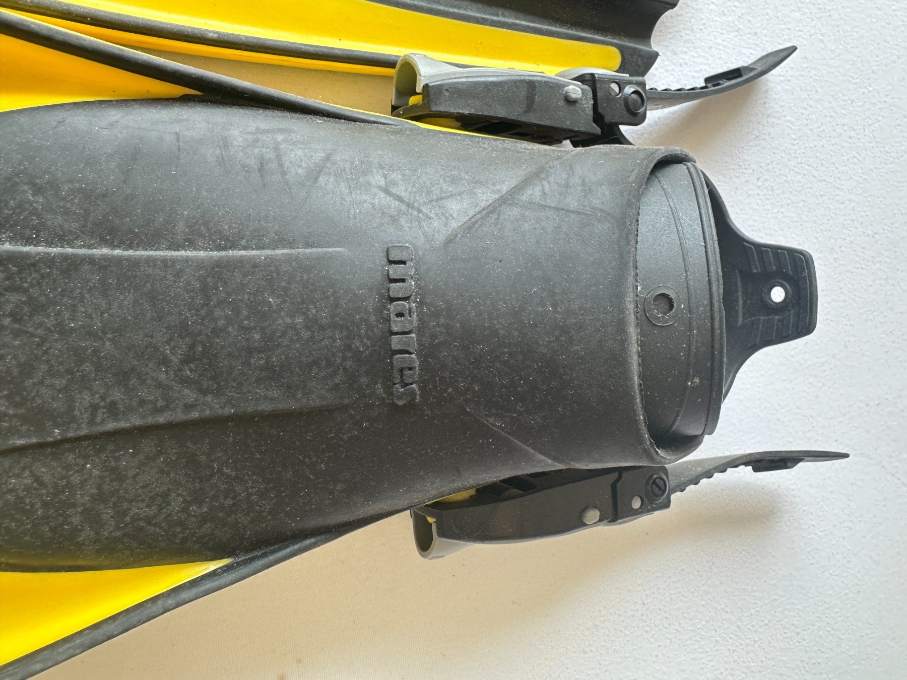 Mares Flossen, Masken & Schnorchel: Tauchflossen Mares avantiquattro abs – Gebraucht aus Goldau von thiilaak 1