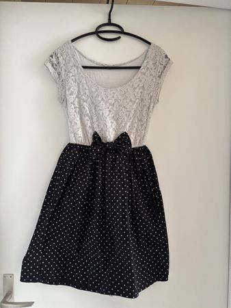 Sommerkleid mit Schleife