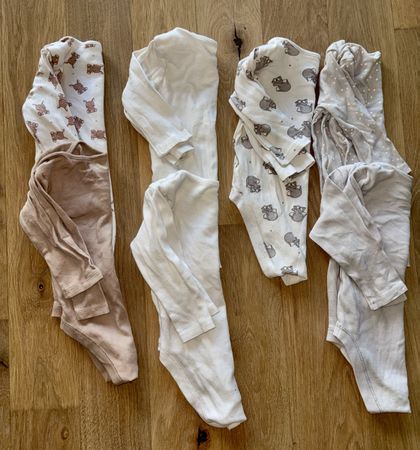 7 Stk. Baby Body's Grösse 74 (6-9 Monate)