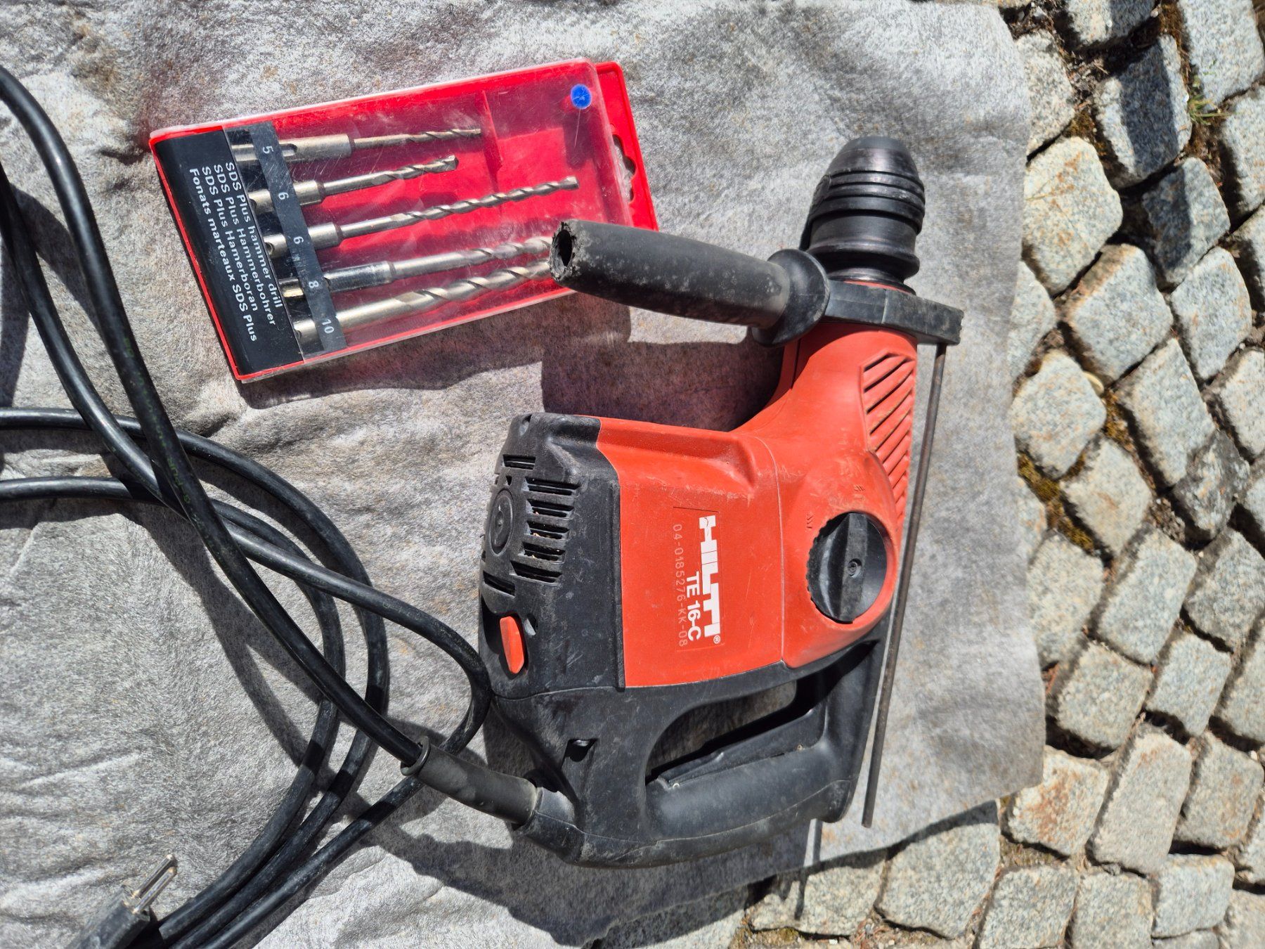 Hilti Trapani: Hilti TE 16-C Bohrhammer mit SDS Plus Bohrer-Set – Usato da Speicher venduto da Ramtha1