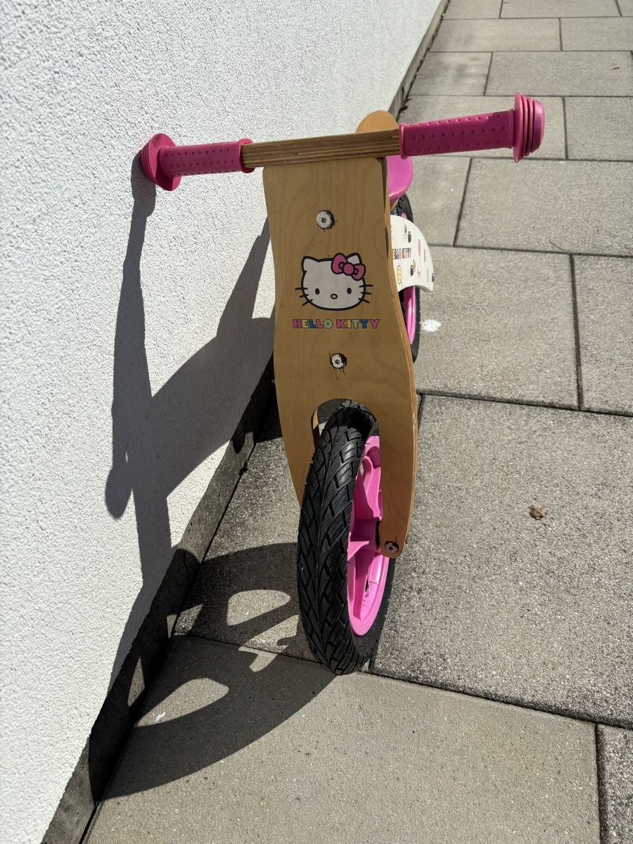 Hello Kitty Veicoli per bambini: Hello Kitty Laufrad – Usato da Aeschi SO venduto da Bluemail 2