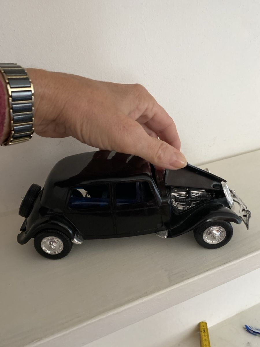 Voitures modèles: Altes Kunststoffauto – D'occasion à Hinwil par Familie_99 2