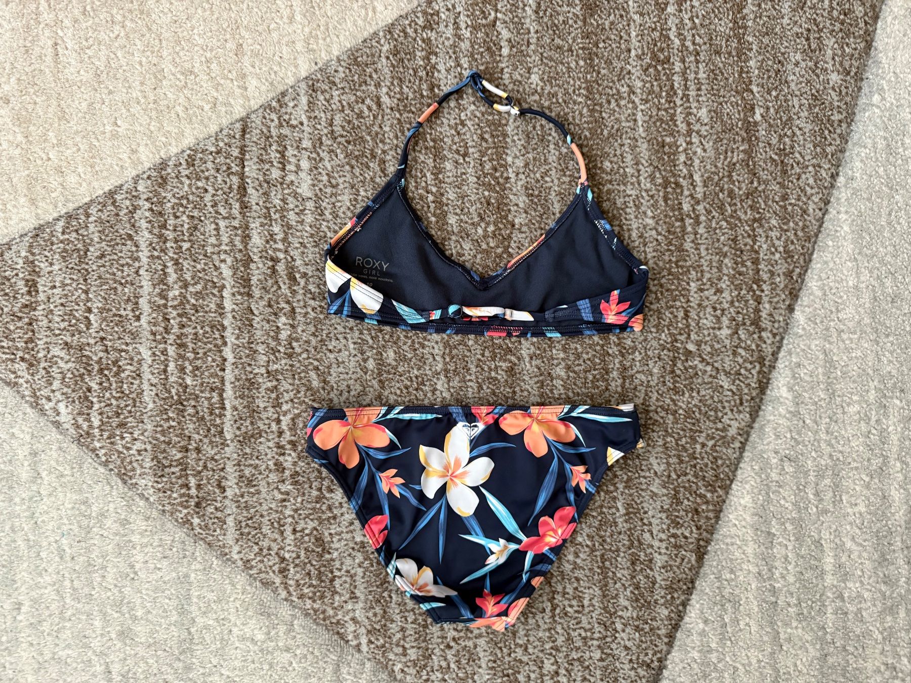 Roxy Costumi da bagno & Bikini: Badeanzug Roxy für Mädchen Gr.140 – Usato da Zürich venduto da Rolik123 1