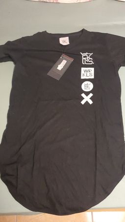 T-shirt noir WR KLS - Un look unique pour cet automne!