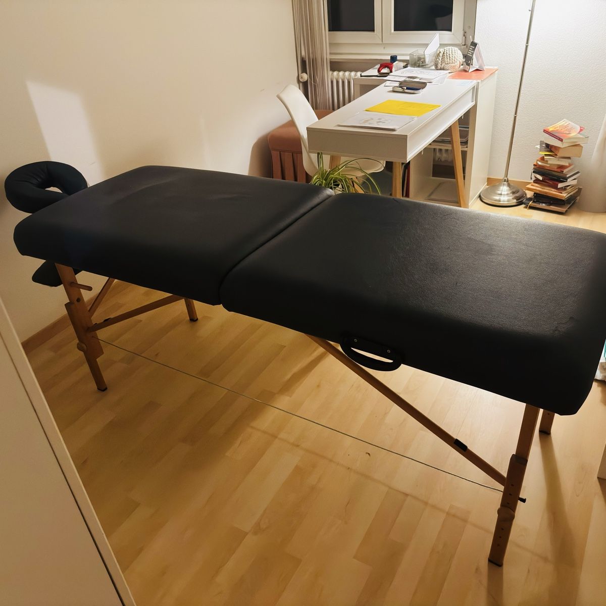 Liegen & Liegestühle: Massageliege klappbar dunkelblau – Gebraucht aus Luzern von Schos