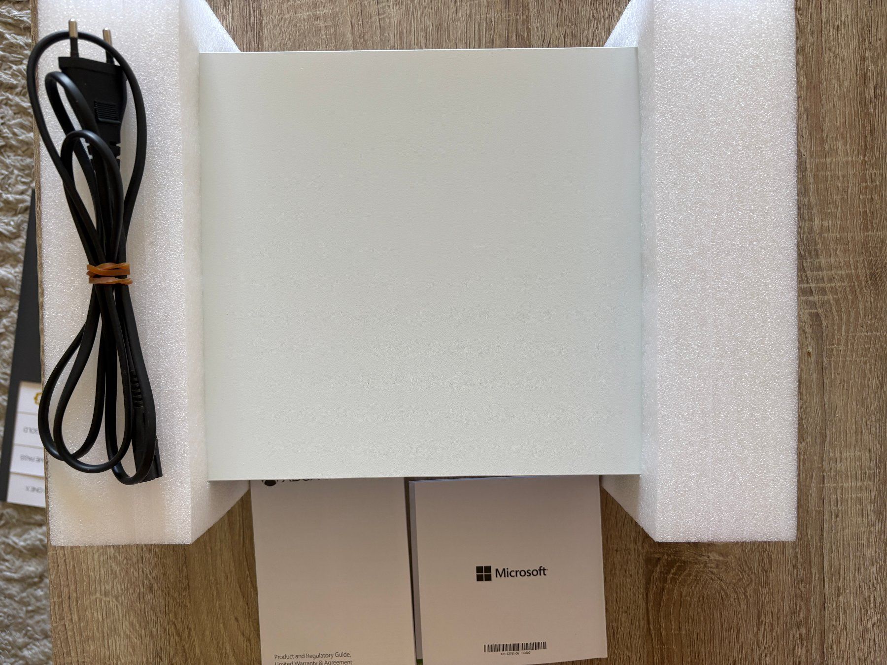 Microsoft Console: Xbox One X Edition Robot White / TOP / RARITAT – Usato da Petit-lancy venduto da Jototti 3
