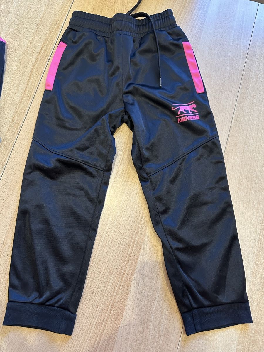Pantaloni: Training airness fille T.6ans – Usato da Le Brassus venduto da lionete02 2