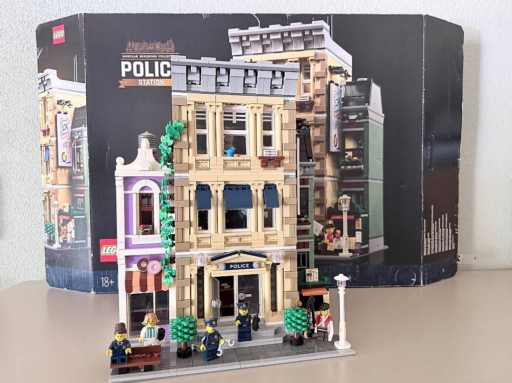 Lego Jeux de construction: LEGO Polizeistation 10255 – D'occasion à Dussnang par Newyork810 4